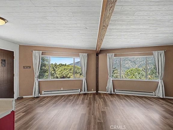 5th image of 2028 Linden Dr