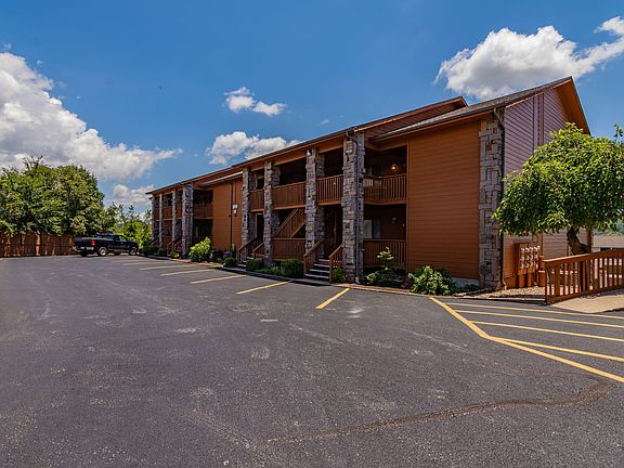 3rd image of 161 Avondale Dr APT 4