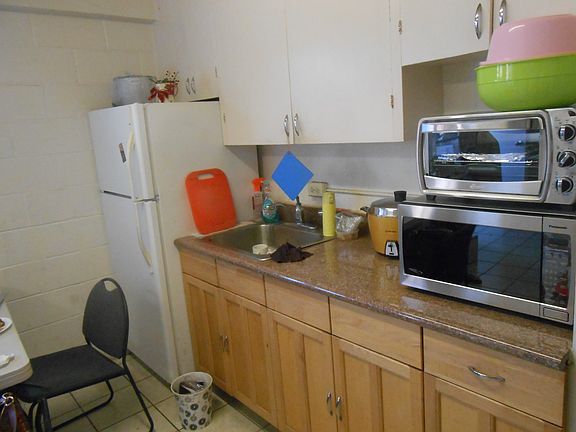 2nd image of 219 Kalihi St