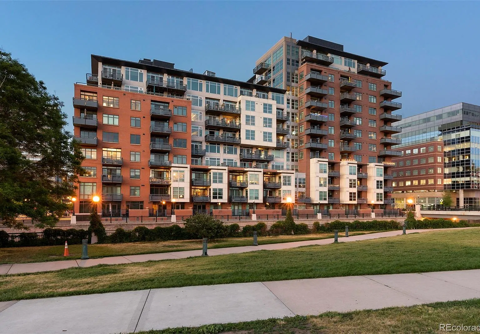 1 bed, 1000 sqft, $2,195 — Photo 1
