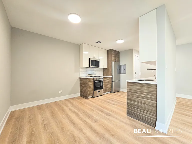 452 W Oakdale — Photo 58