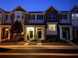 28W079 Woodland Dr, Winfield, IL 60190
