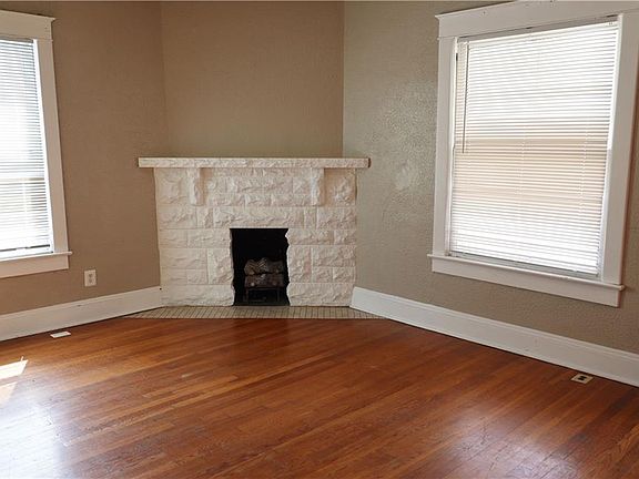 3rd image of 117 Chelsea Ave