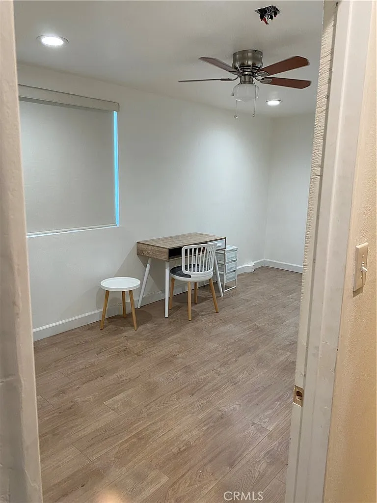 3 bed, 1400 sqft, $900 — Photo 1