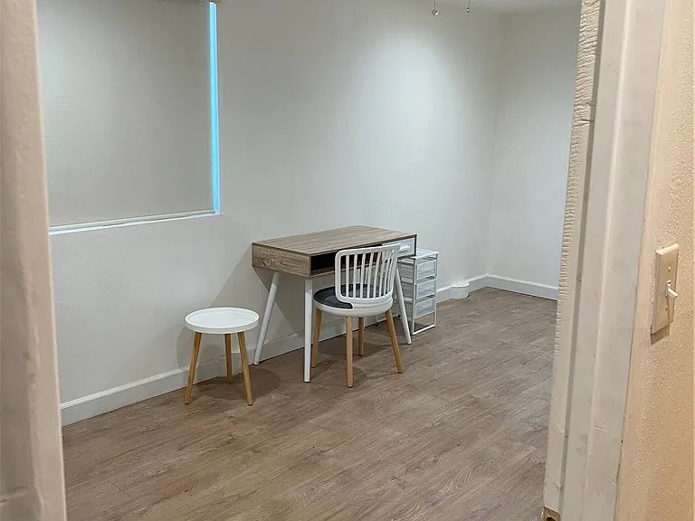 19216 Kendall Dr — Photo 1