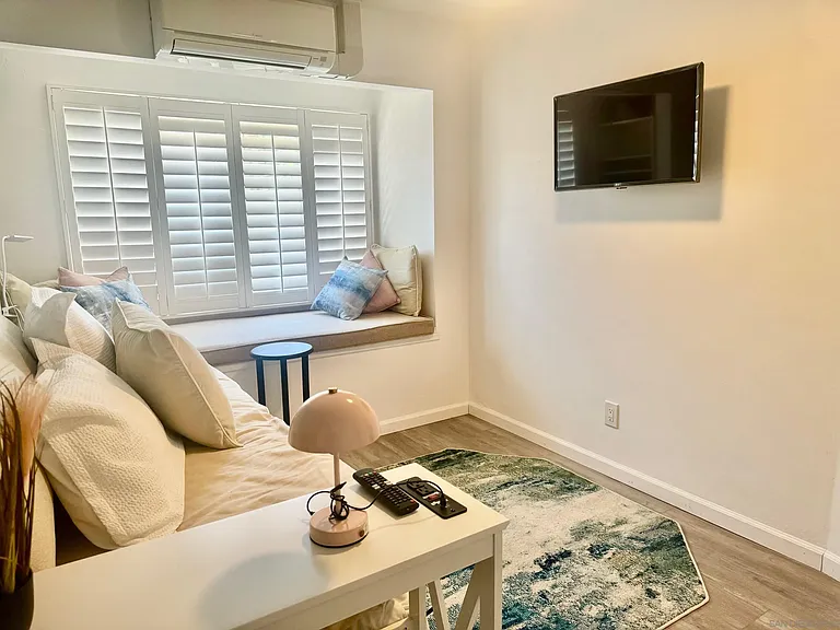 8151 Camino Del Oro — Photo 20
