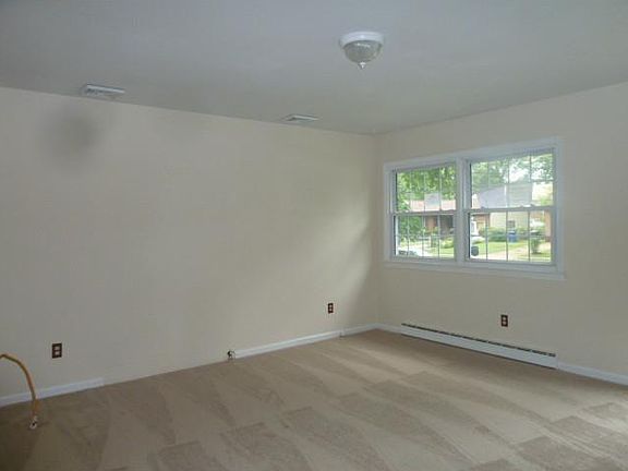 2nd image of 124 Pocahantas Dr