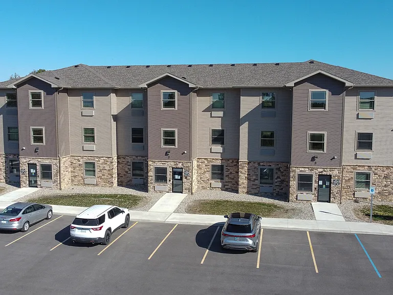 Crossroads Place Apartments — Photo 71