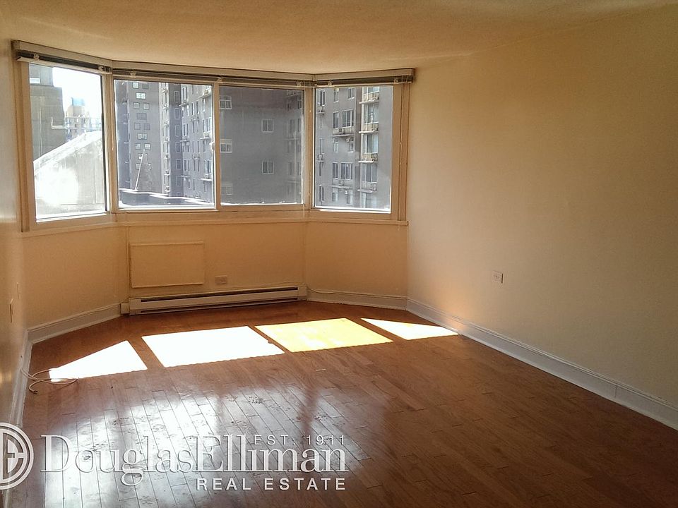 1st image of 540 Main St APT 452