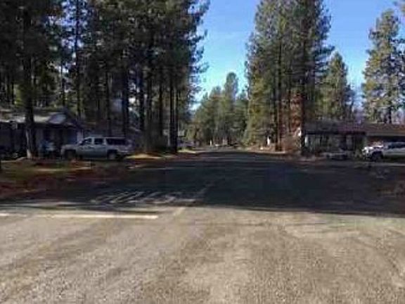 Exterior Neighborhood (street photo)