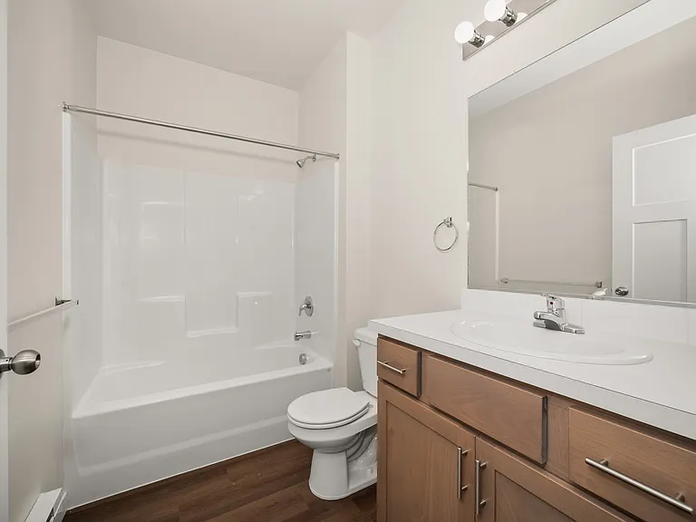 Rivers Edge Apartments — Photo 96