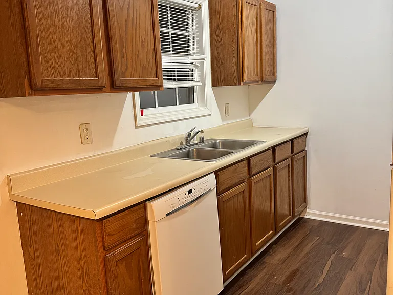 1003 Whipporwill Dr #C — Photo 2