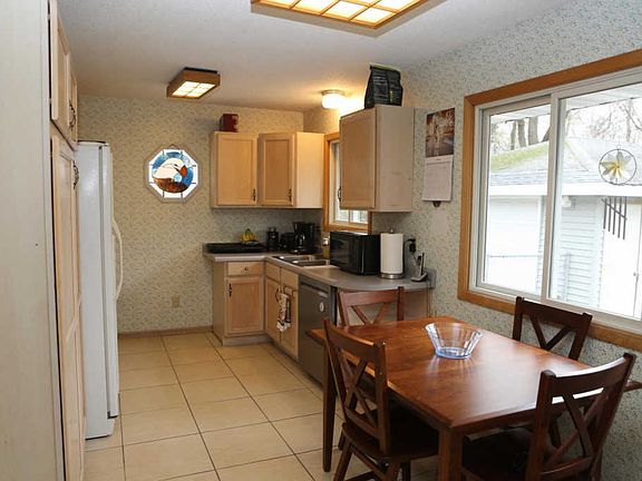 5th image of 1032 38th Ave