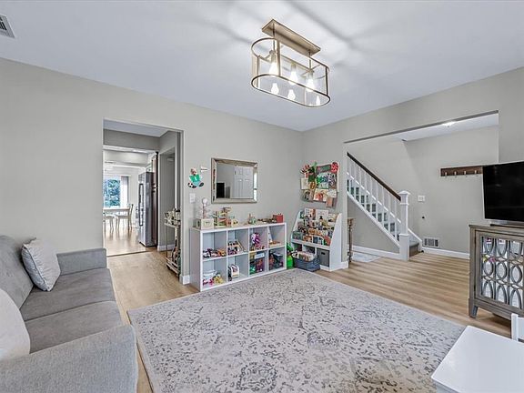 2nd image of 54 Hidden Ridge Dr