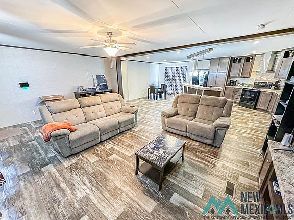 3rd image of 8201 N Braniff Dr