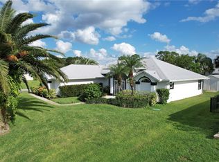 402 Joy Haven Dr, Sebastian, FL 32958