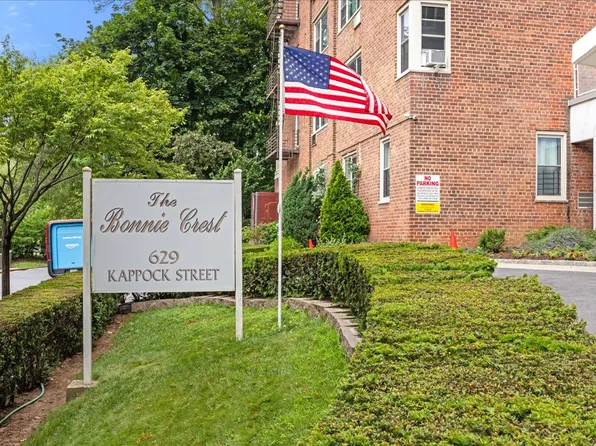 629 Kappock Street image 36 of 38