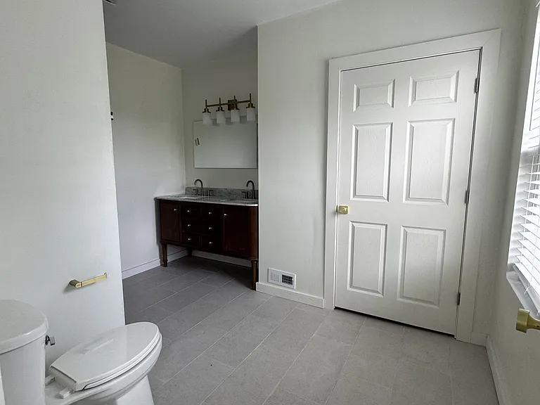 510 Winfield St — Photo 31
