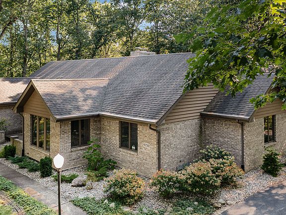 2nd image of 9750 Acorn Dr