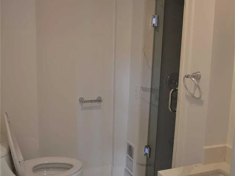 6 Rusholme Park Cres #MAIN — Photo 6