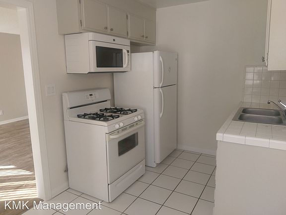 3rd image of 1730 S Barrington Ave APT 4
