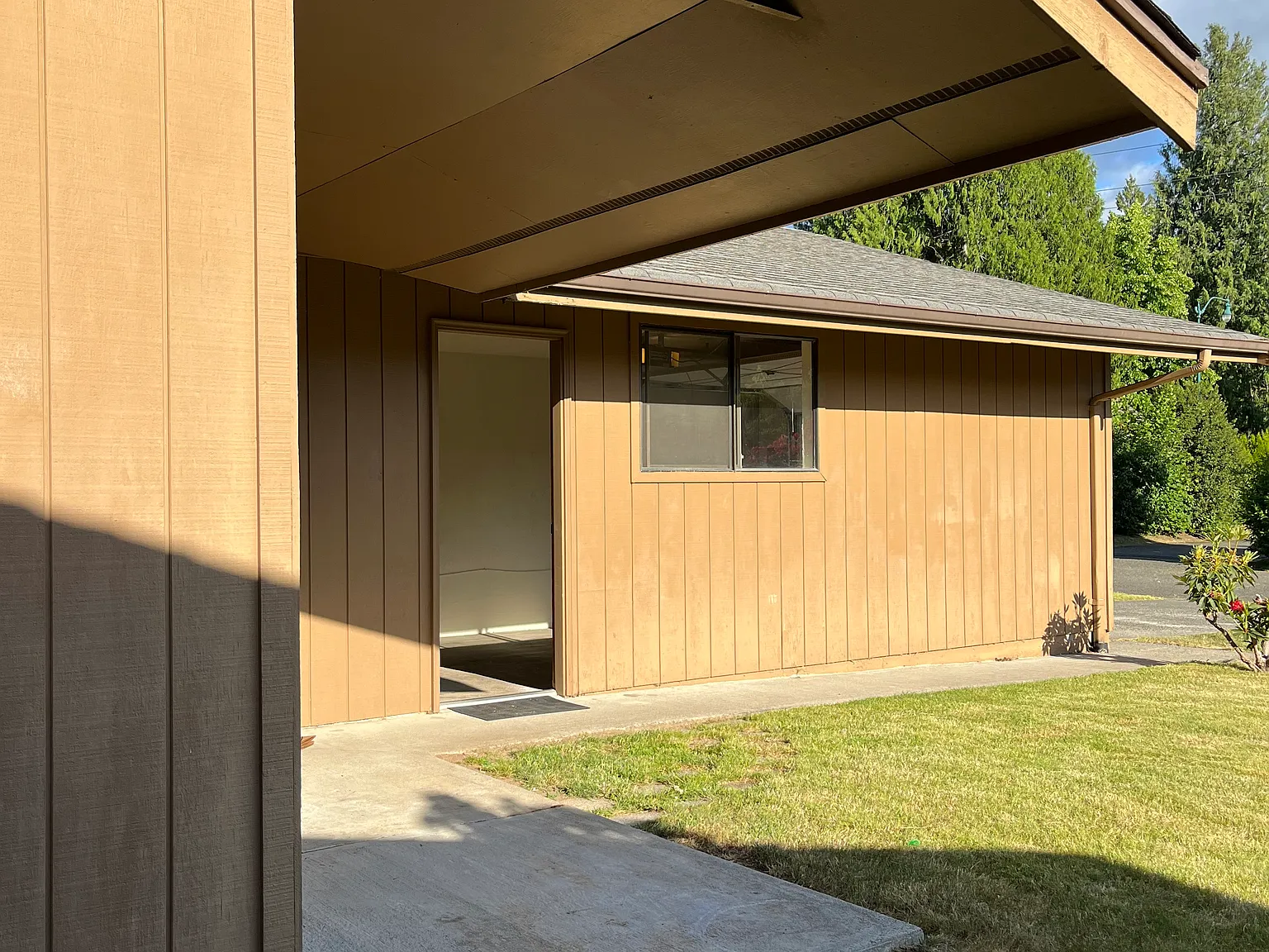 424 N St SE — Photo 3