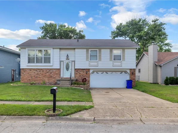 2571 Lansdowne Dr, Decatur, IL 62521