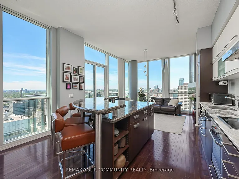 770 Bay St #Penthouse 101 — Photo 7