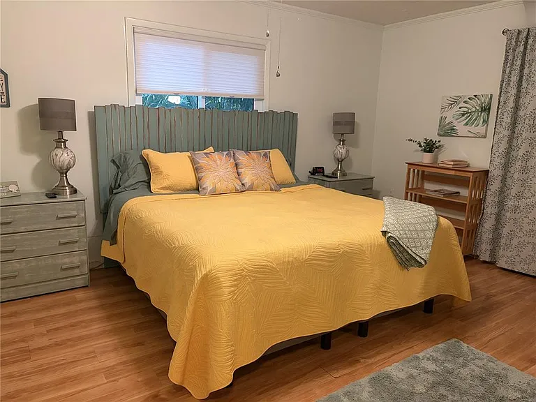 421 Riviera St — Photo 11