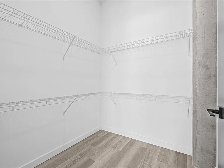 221 Main St N #Penthouse 1603 — Photo 14