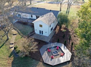 157 Country Club Dr, Hendersonville, TN 37075