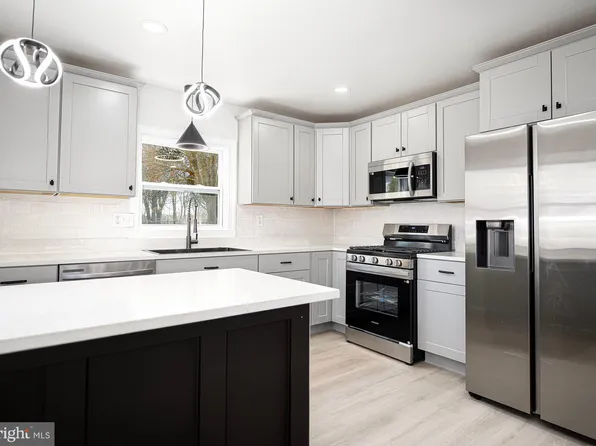 15 Peach Rd, Elkton, MD 21921