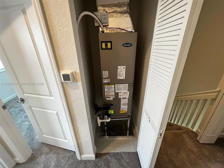 1810 SE 26th Ter #1810 — Photo 31