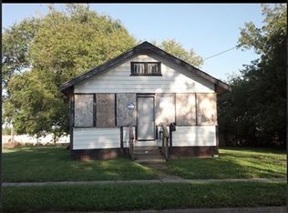 1477 E 19th St, Des Moines, IA 50316