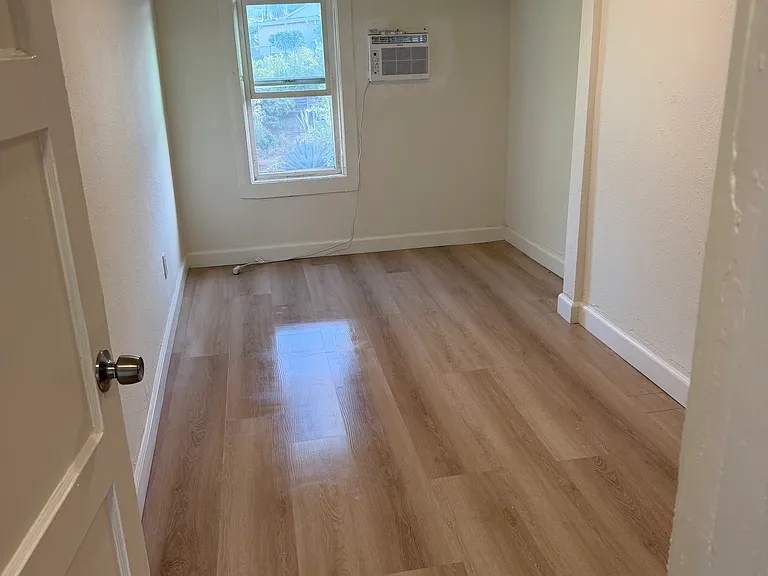 3339 1/2 Folsom St — Photo 5