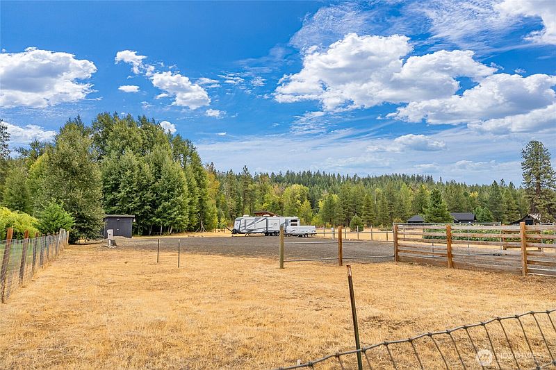 2nd image of 330 Quail Valley Road