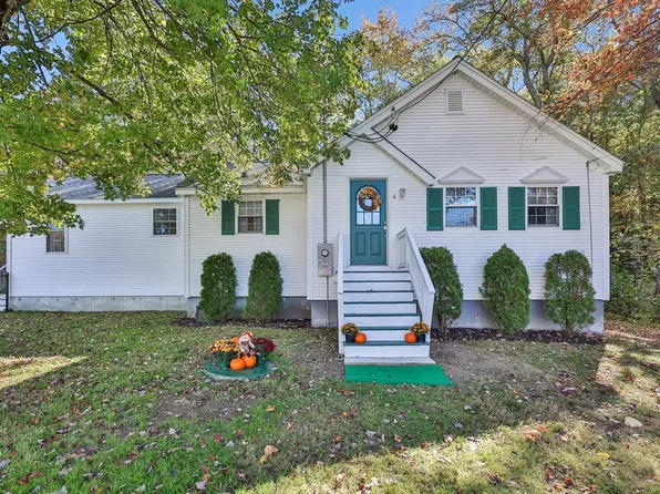 4 Kinsley Ln, Mendon, MA 01756