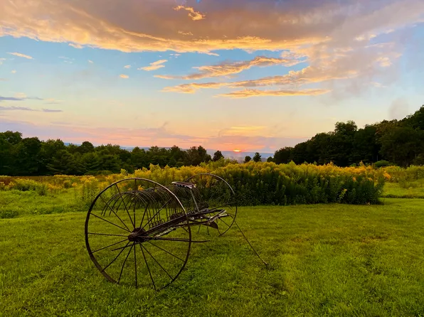 322 Lander Rd, Lee, MA 01238