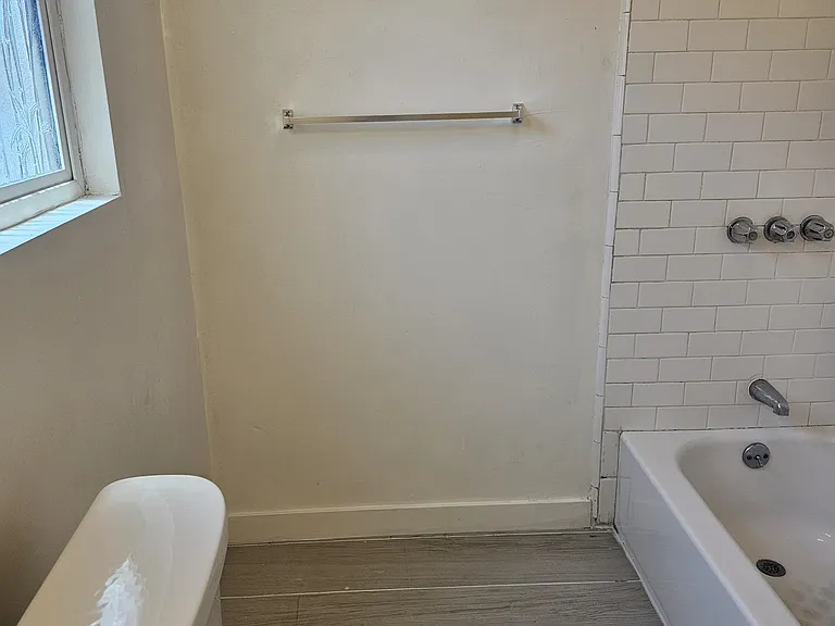 2nd floor full bath