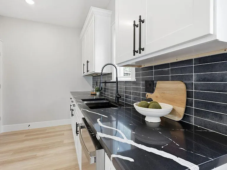 4723 Mallow St #B — Photo 12