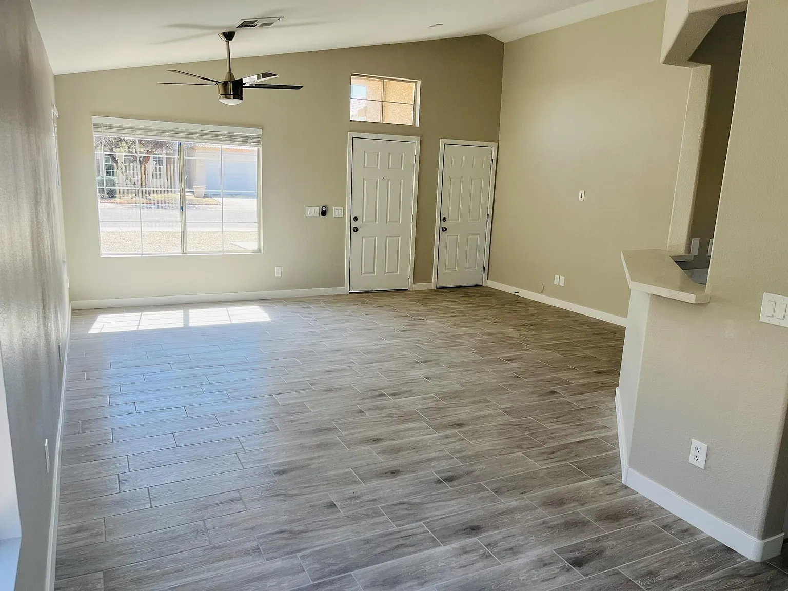 3 bed, 1184 sqft, $1,950 — Photo 3