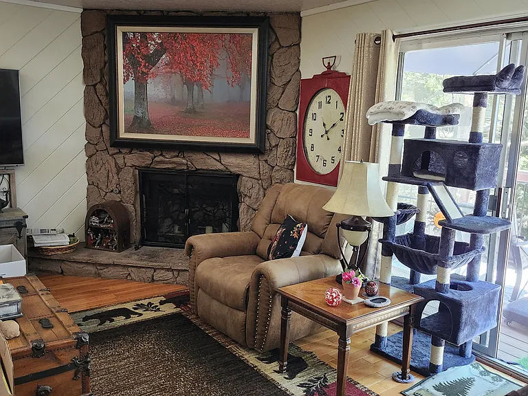 1235 Lovers Ln — Photo 10