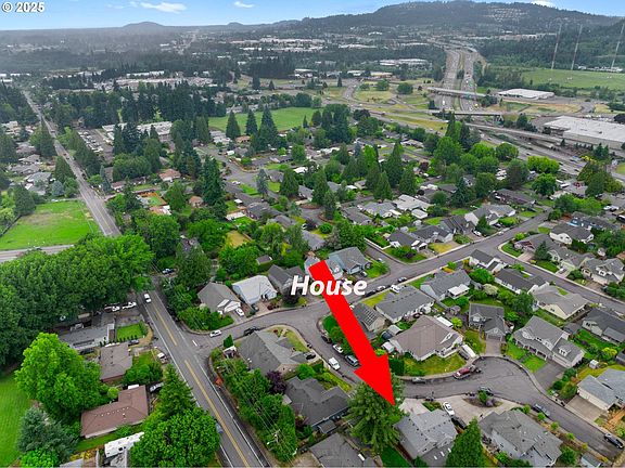 2nd image of 14881 SE Lilac Dr