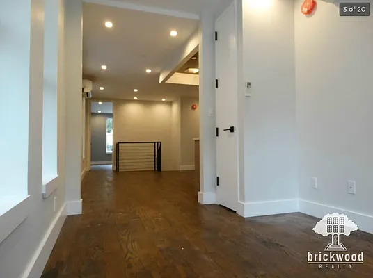 Rented by EXR | media 17