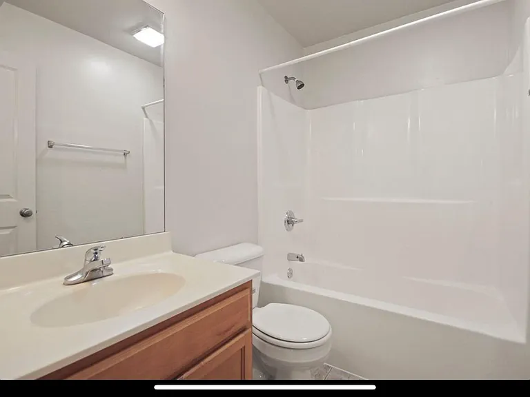 401 Hickman Ave — Photo 3
