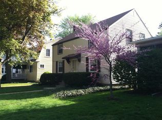 92 Highland Dr, Williamsville, NY 14221