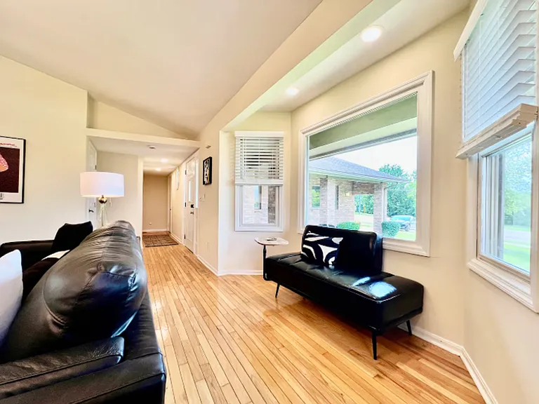 6556 Yankee Rd — Photo 33