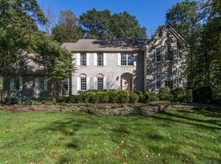 28 Aldebaran Dr, Randolph, NJ 07869