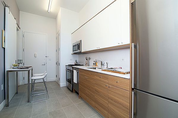 1st image of 4322 Queens St APT 631