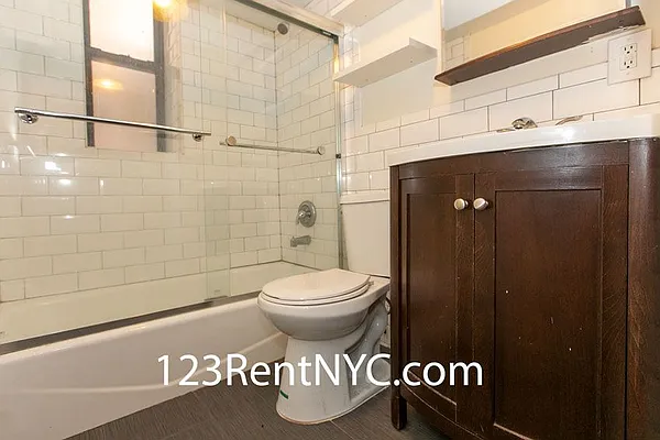 Rented by Chartwell Manhattan Realty | media 37